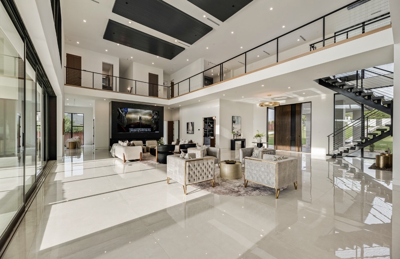 Luxury home cleaned by Kierland Cleaning